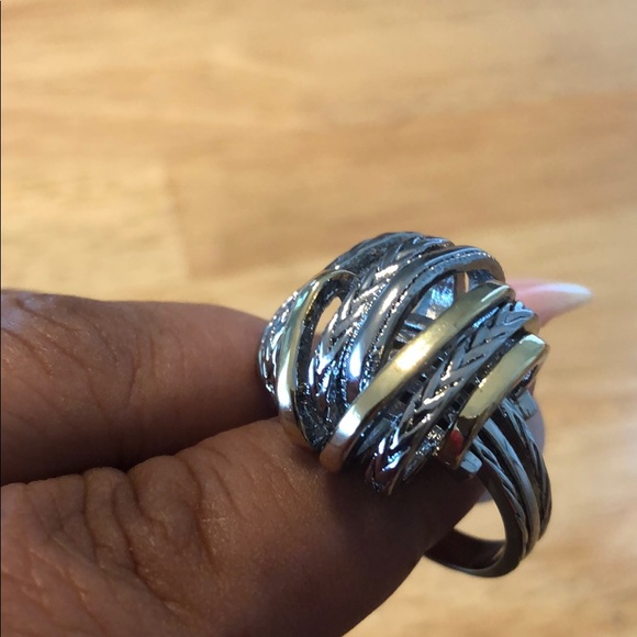 Modern ring - Picture 3 of 3